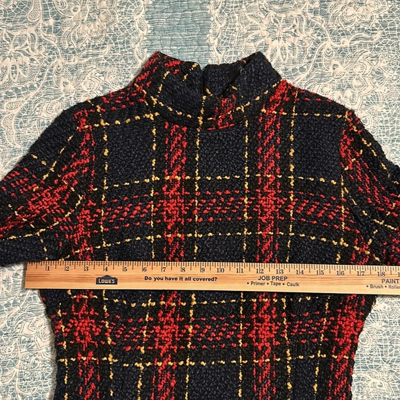 Check Large Loop Knit Dress - Picture 9 of 11